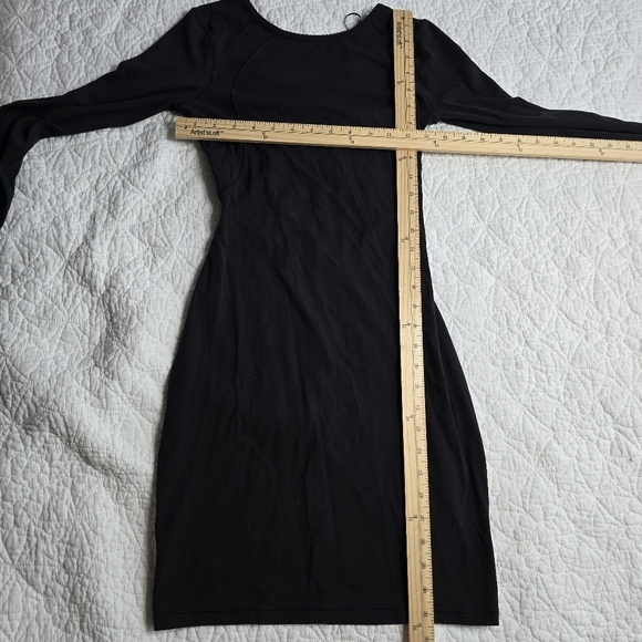 Lululemon Contour Longsleeve Cutout Dress *Nulu Black - Picture 9 of 11
